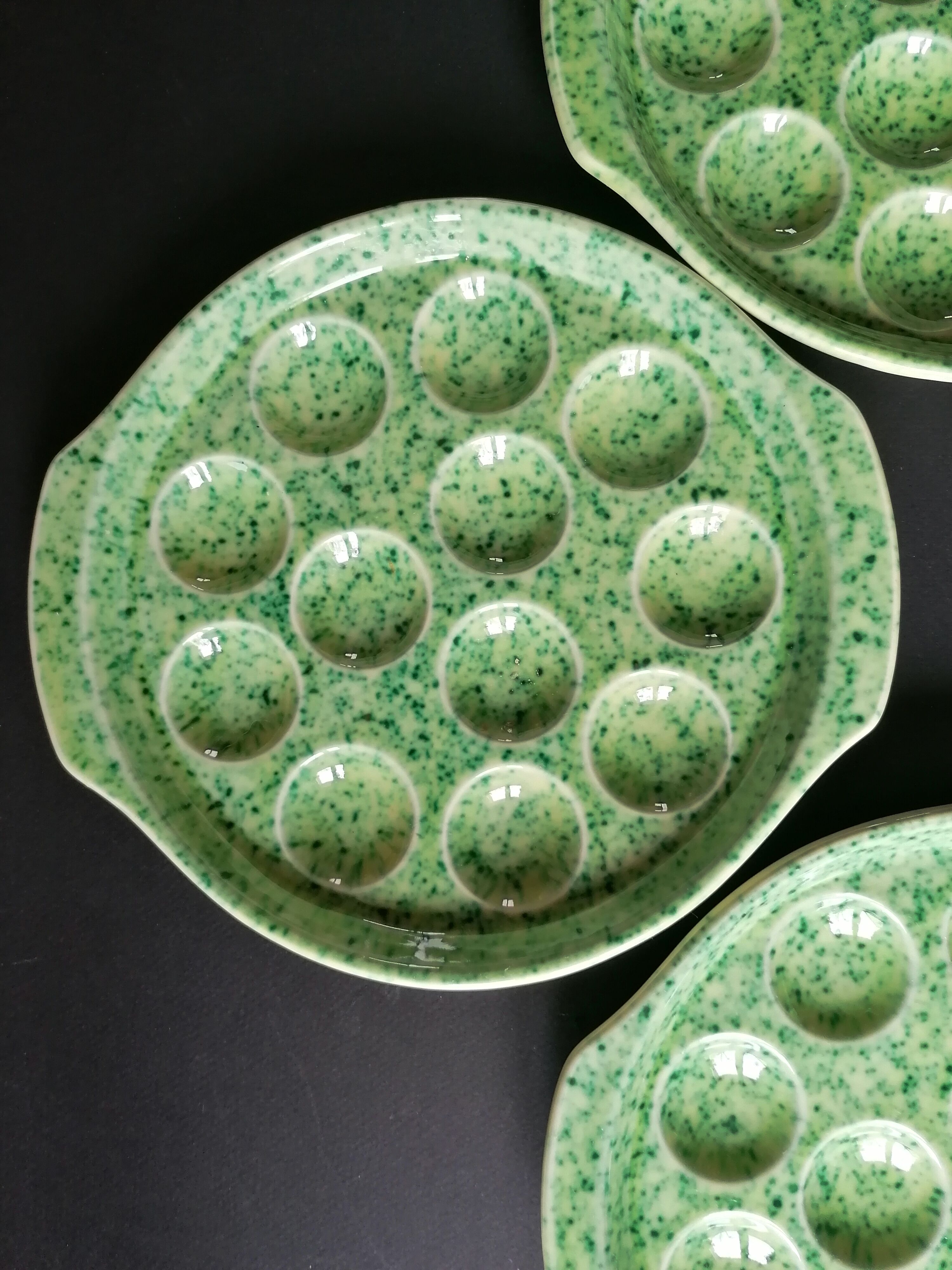 4 plates with gien porcelain snails