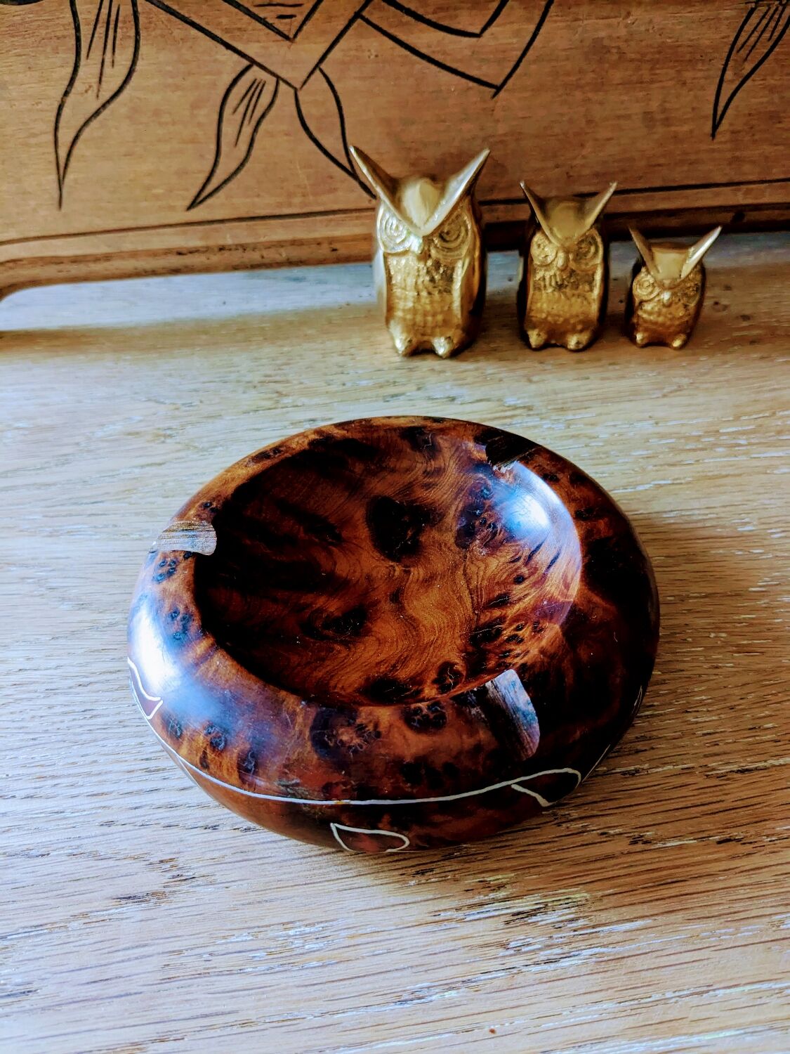 Artisanal ashtray in solid olive tree