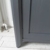 Small low Parisian sideboard re-enchanted in slate gray, medium oak waxed top.
