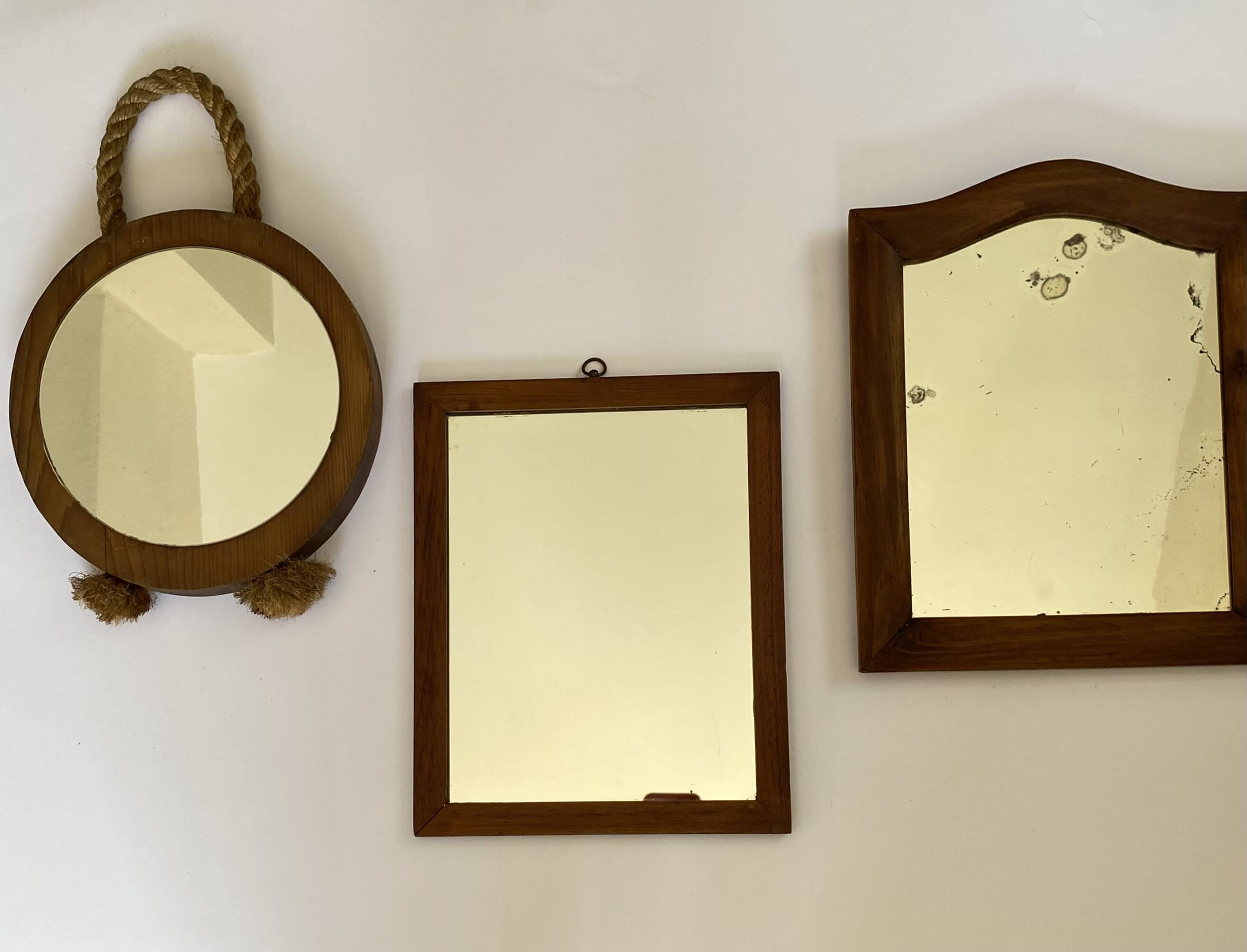 Miroir glace ancienne, bois chapeau de gendarme