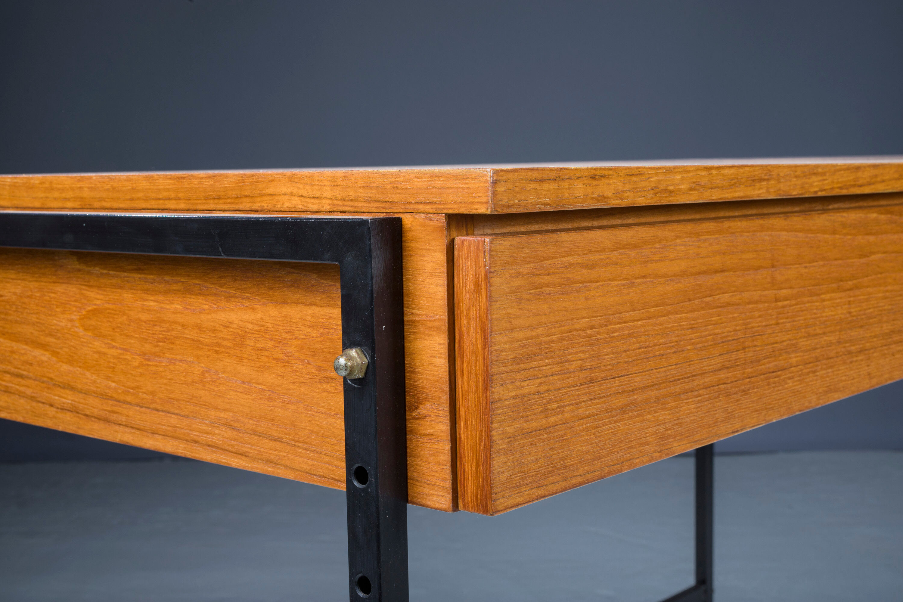 Bureau en teck du milieu du siècle, 1970