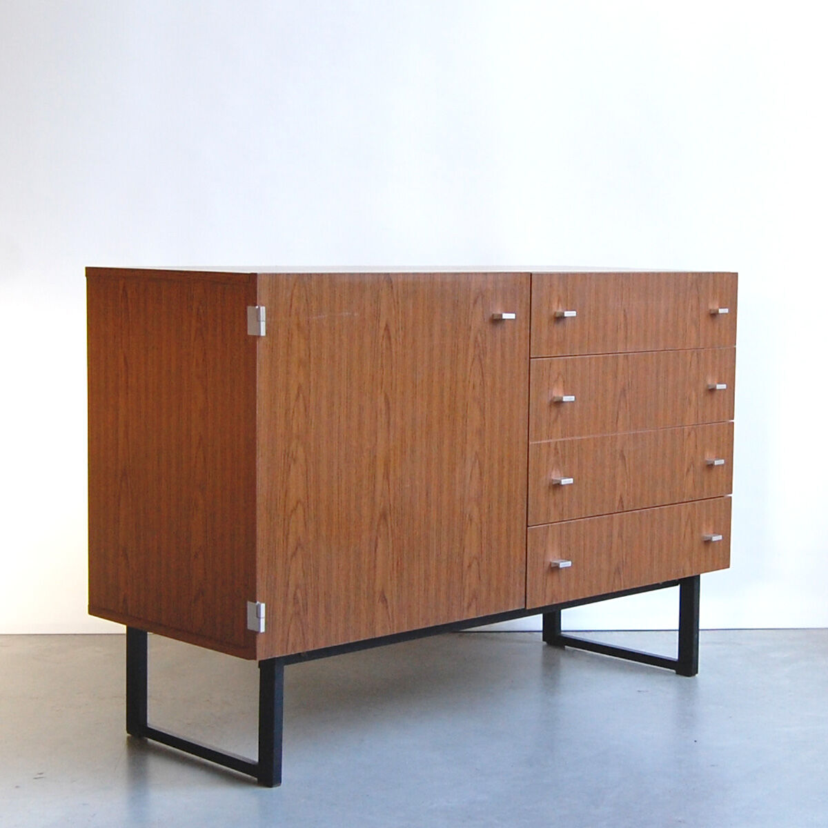 Buffet 1264 by Pierre Guariche for Meurop 1960s