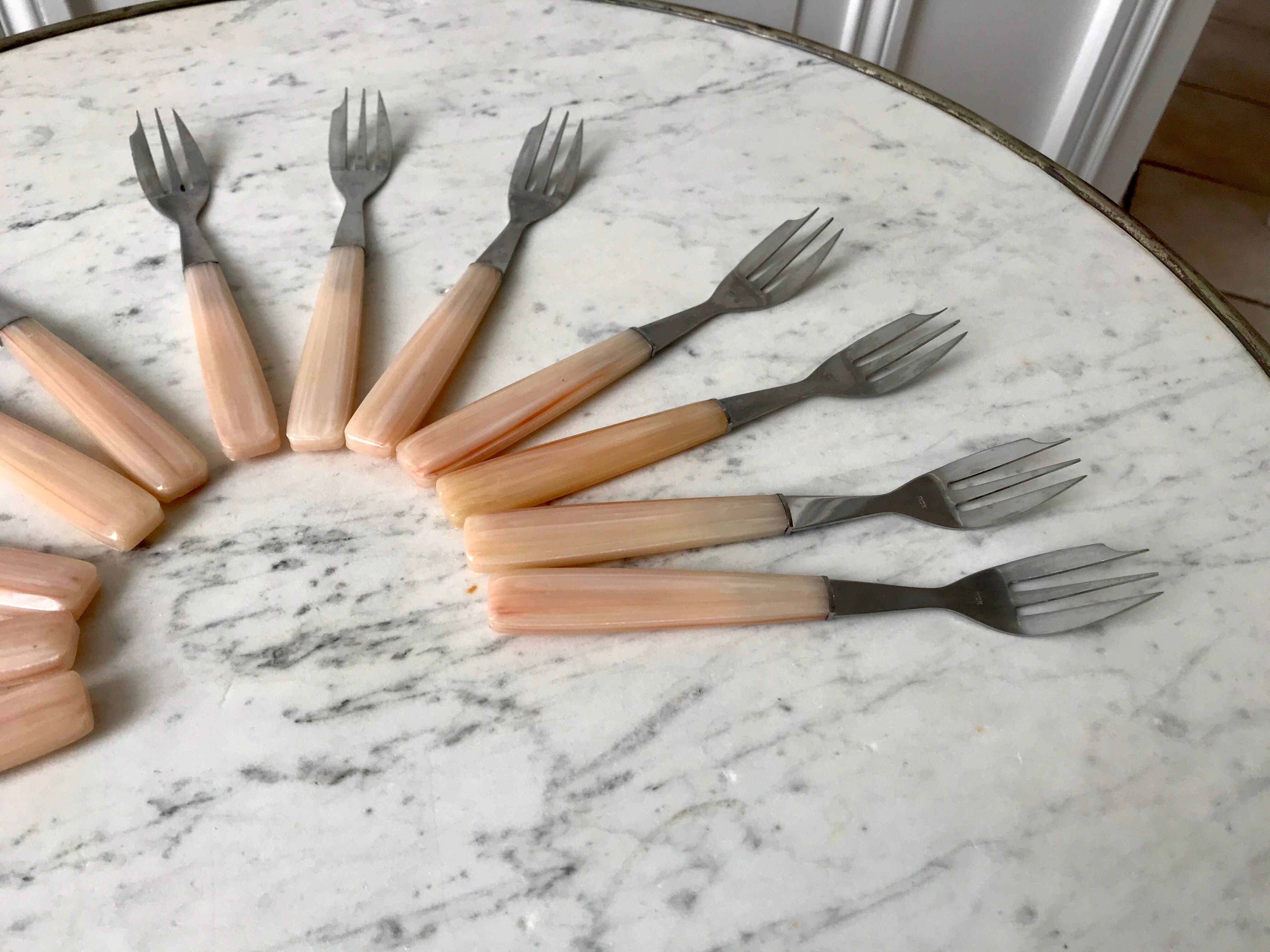 Set of 12 dessert forks in Bakelite 60s-70s