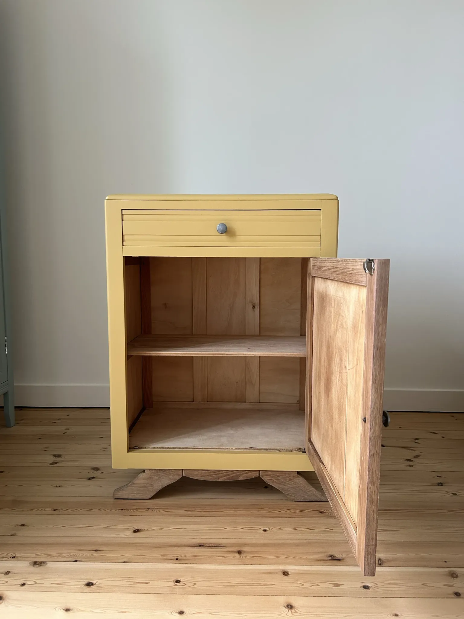 Painted wooden sideboard (renovated)