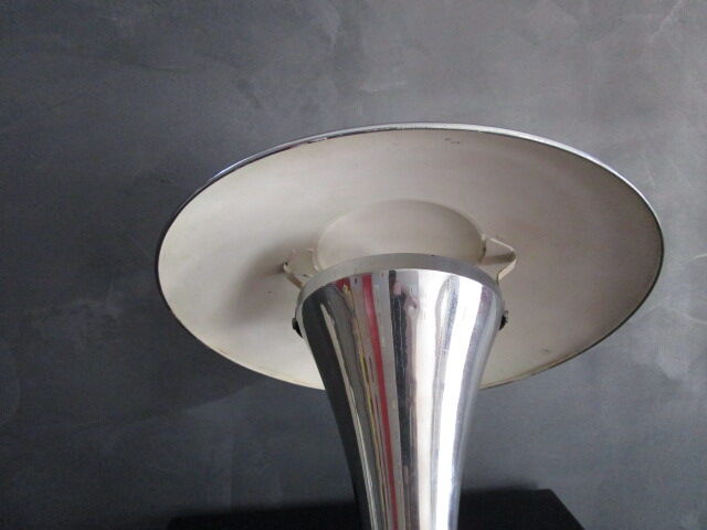 Art-deco chrome metal lamp