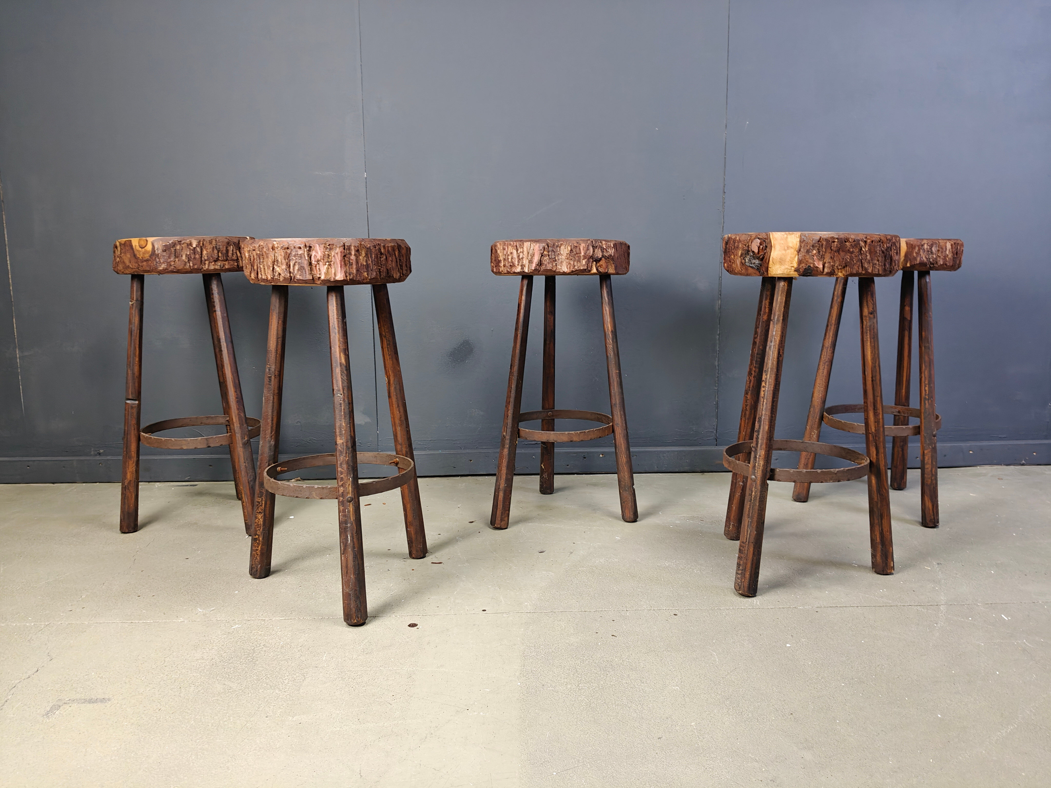 5 tabourets de bar en tronc d'arbre, années 1970