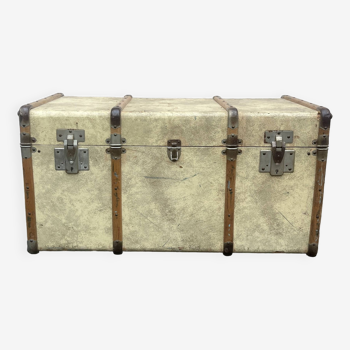 Old travel trunk from the 1940s