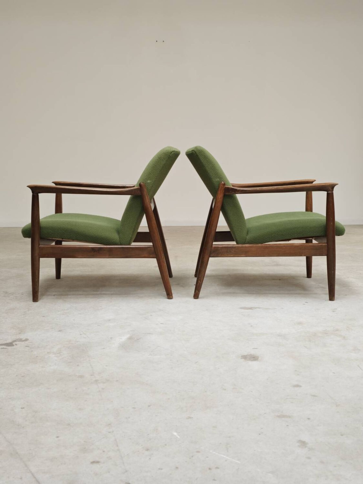 Paire de fauteuils vert GMF 64 par
Edmund Homa, Pologne 1960