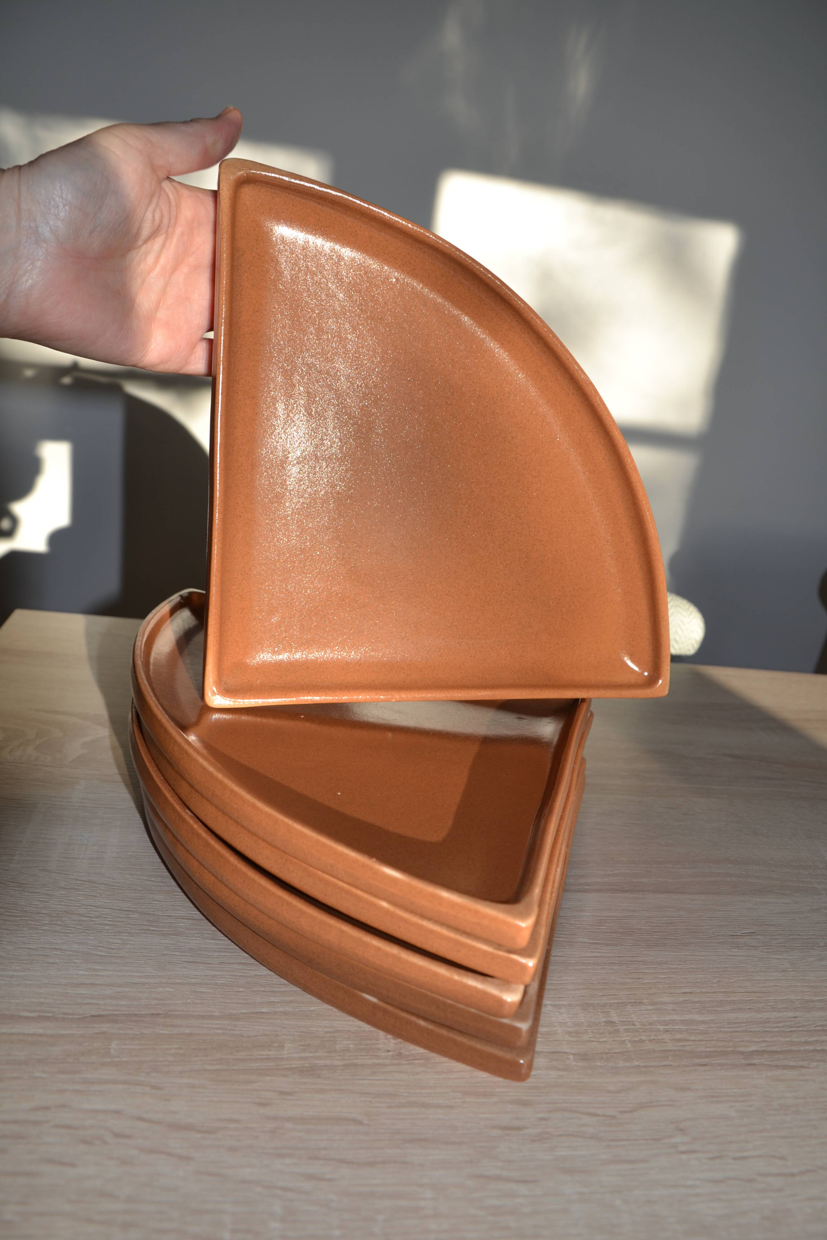 6 stoneware "quarter" plates