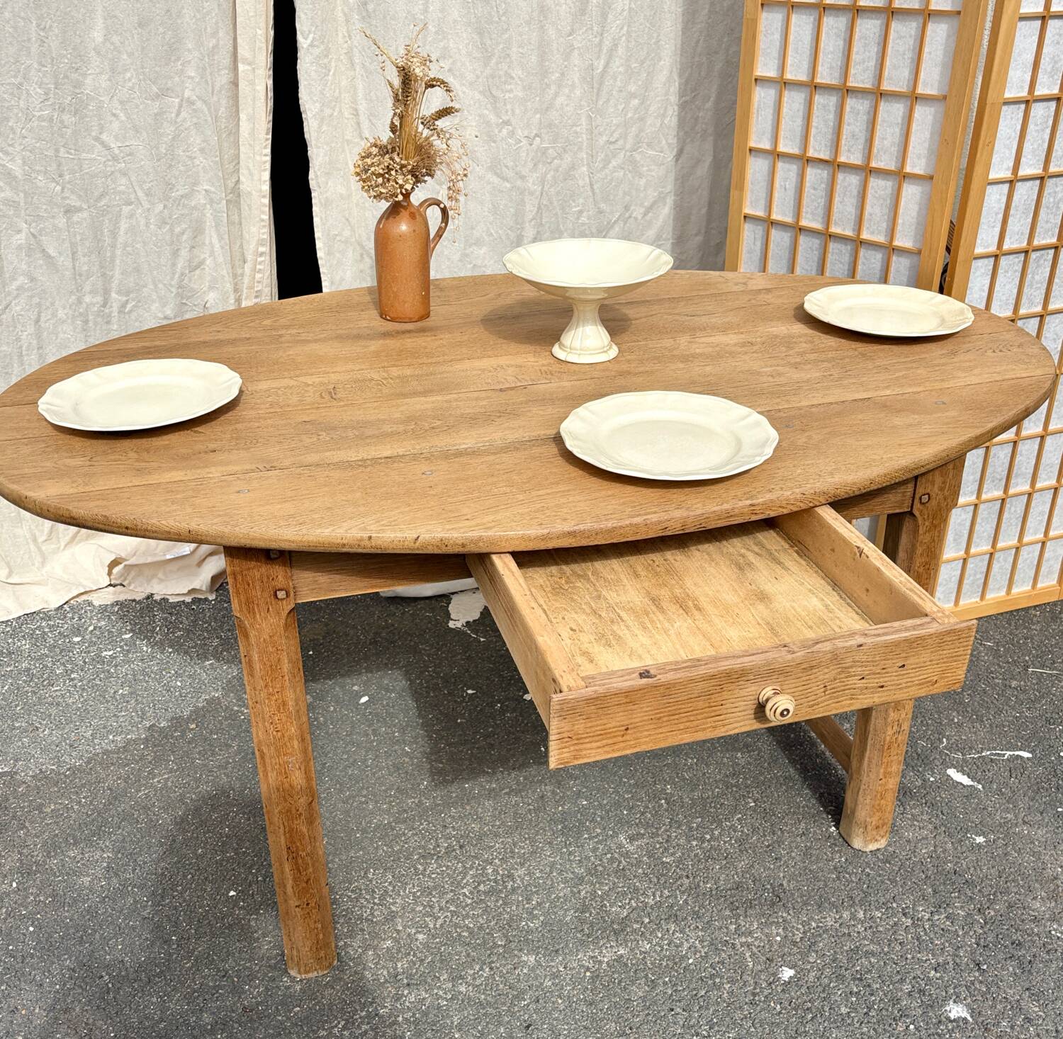 Oval farmhouse table
