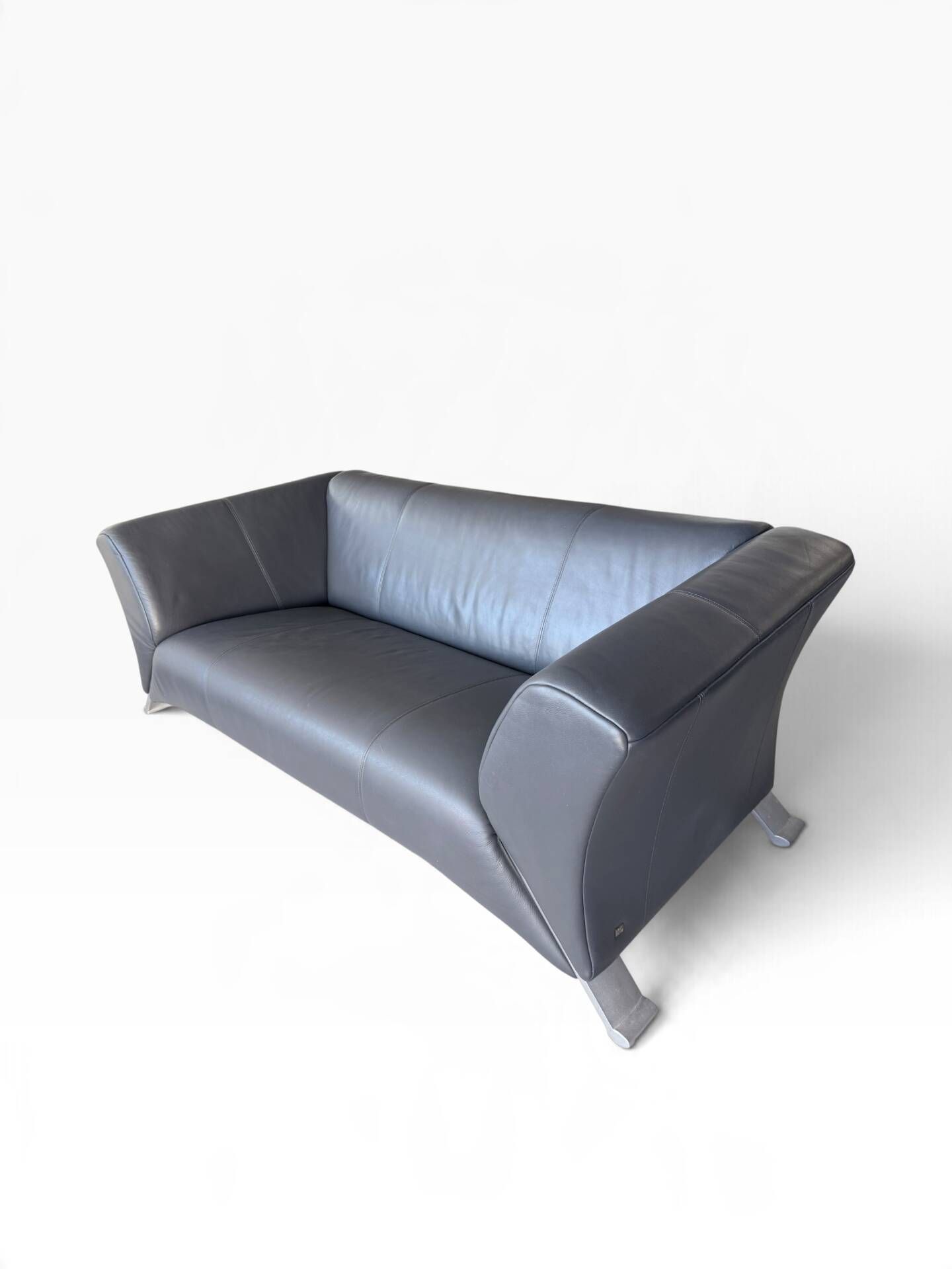Rolf Benz 322 – Black 2-seater leather sofa