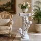 Elegante Colonna con Angeli in Ceramica – Stile Neo-Barocco (Anni '80)