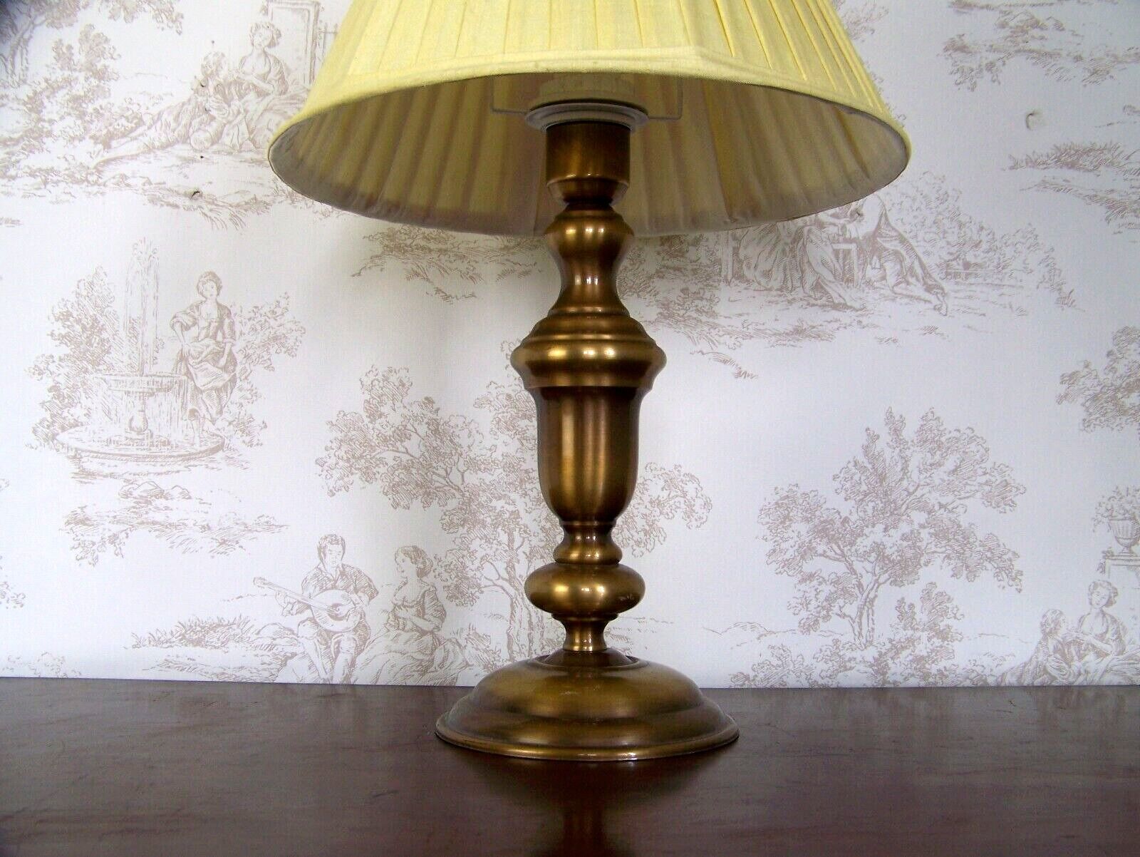 Vintage Brass Table Lamp with Round Base and Cream Pleated Shade 4352