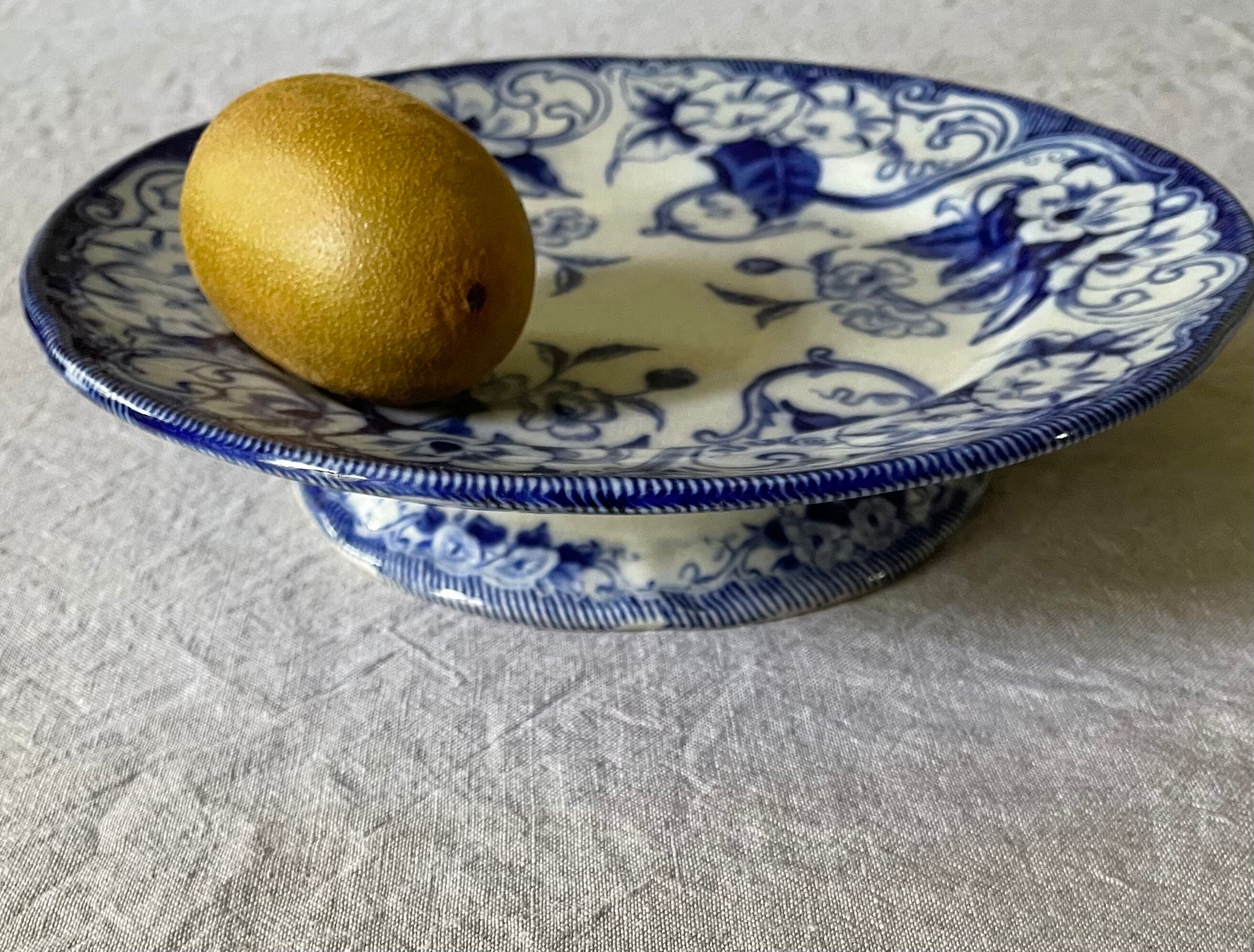 Plate with peedouche Creil & Montereau model Flora liseron