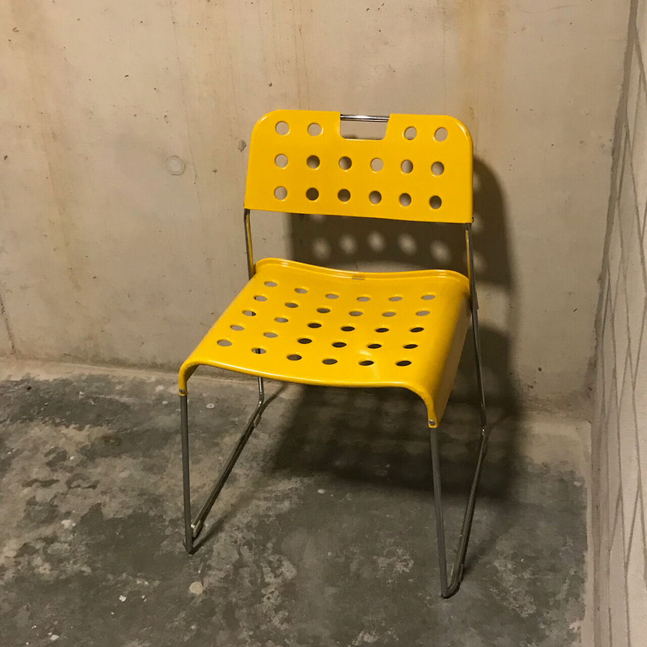 Set of 4 yellow Omstak chairs, Rodney Kinsman