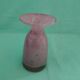 Vase en verre rose