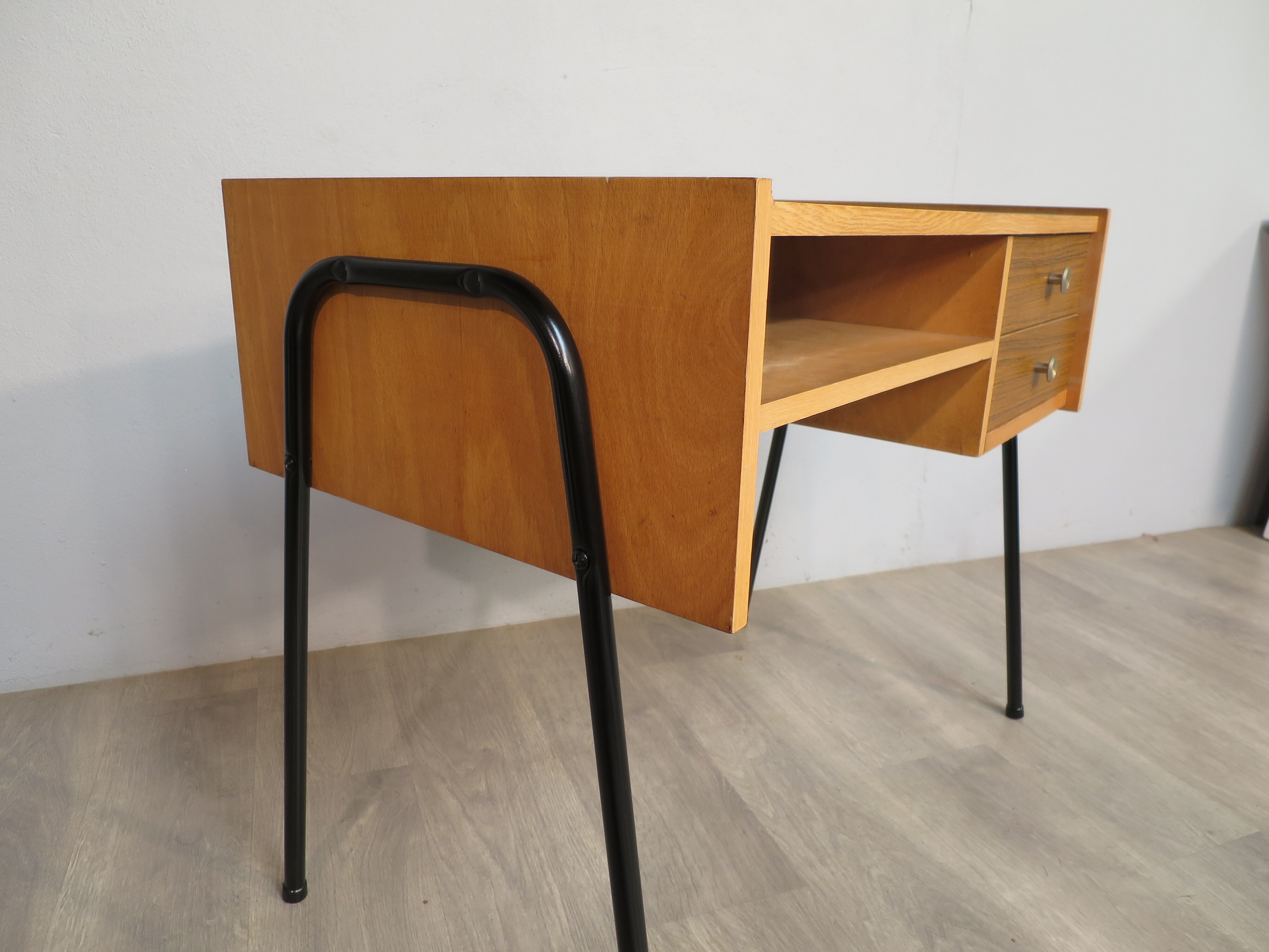 Feet compass desk 70