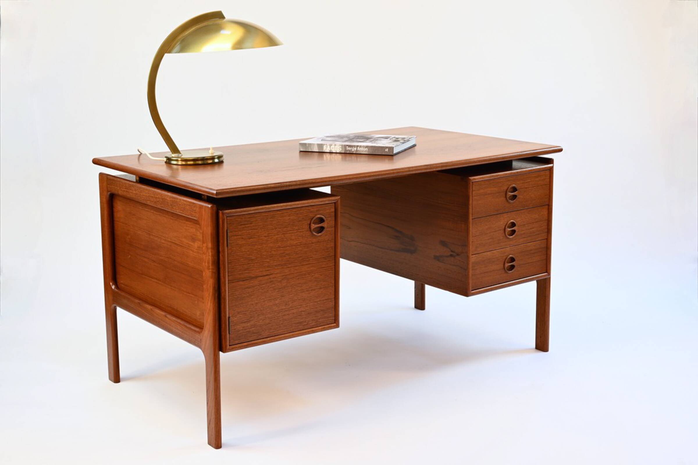 Arne Vodder Danish teak desk by GV Møbler, 1960s
