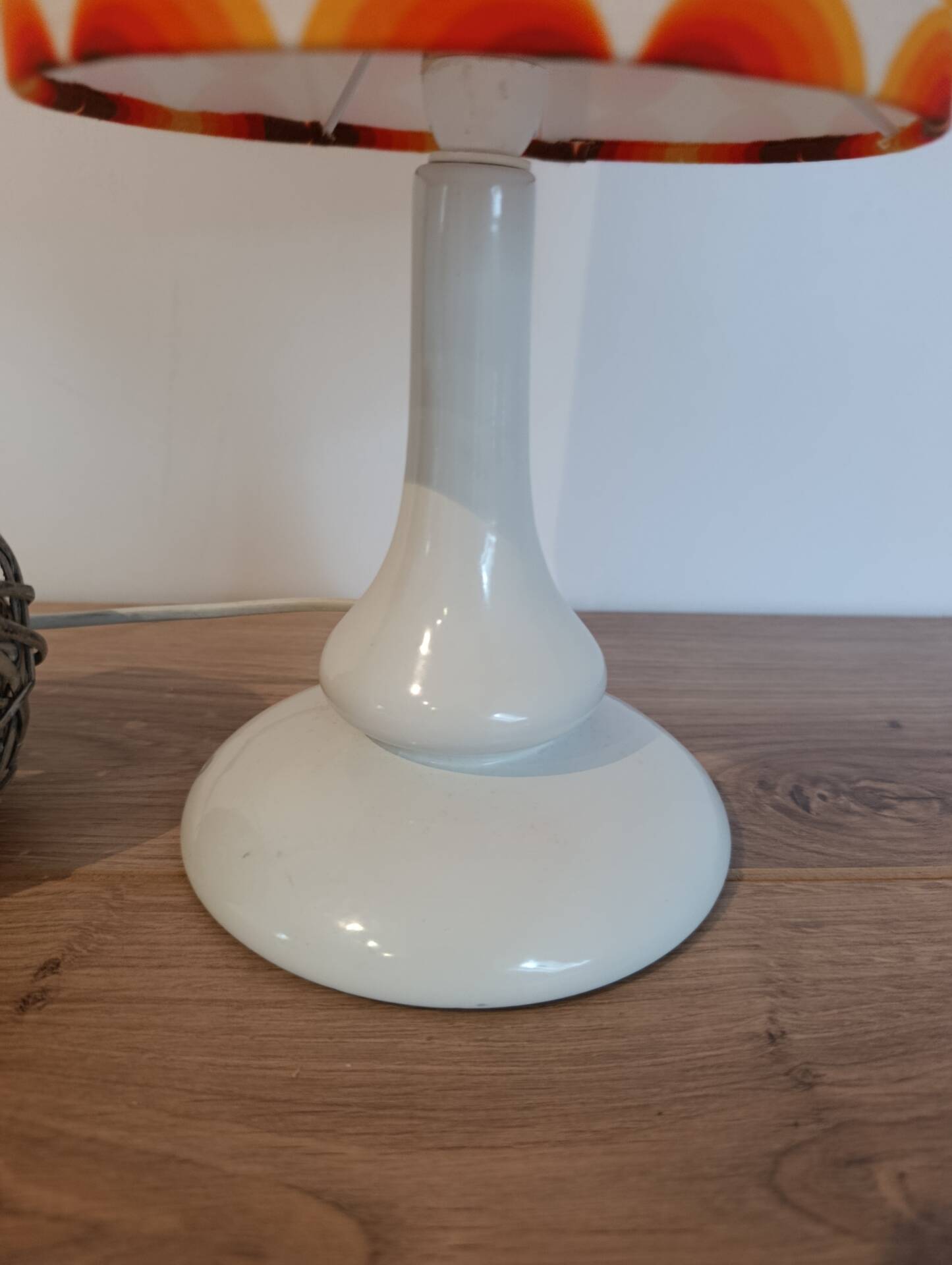 Table lamp in a seventies style | orange psychedelic round lampshade
