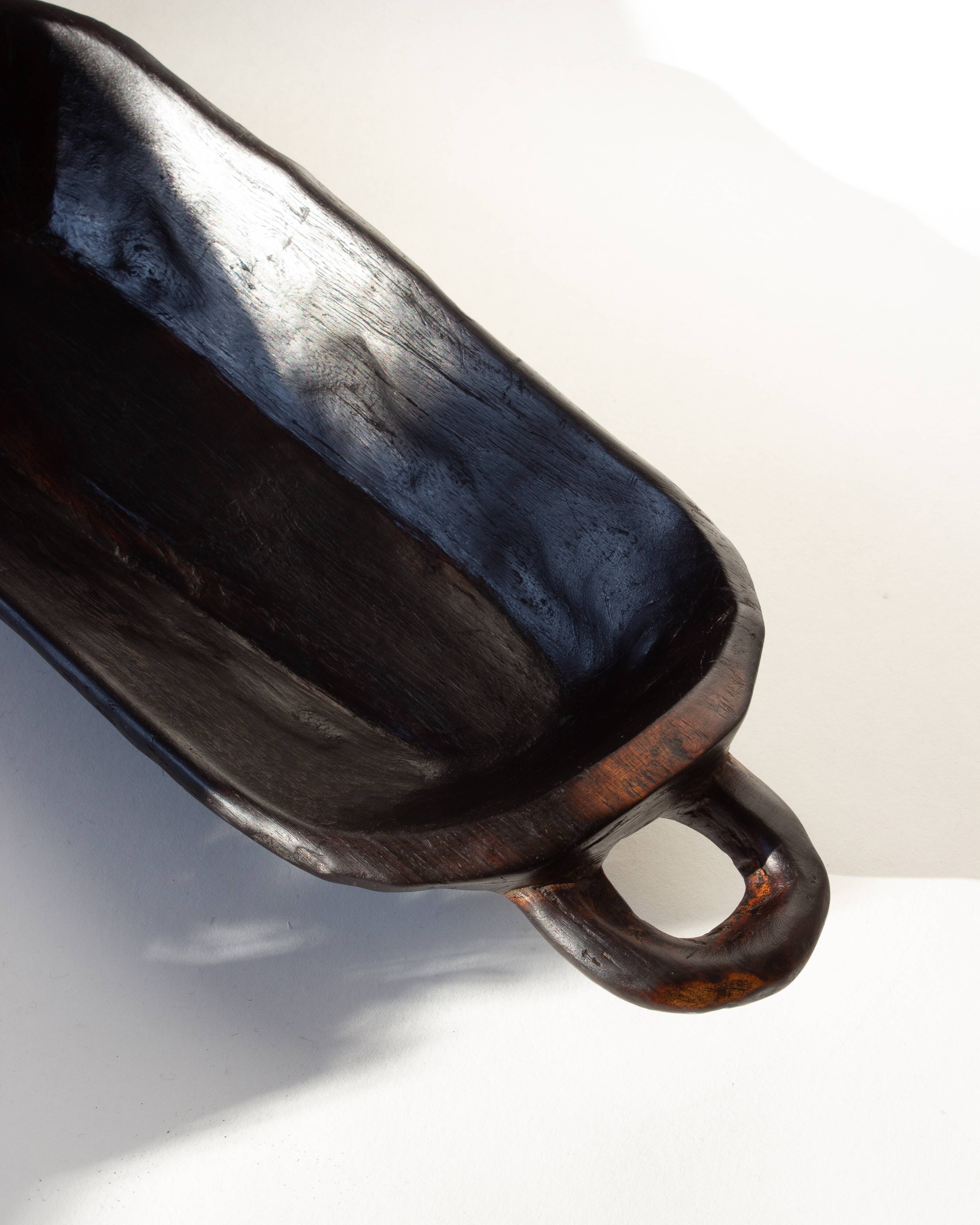 Hand-carved oval basket with handles - Popular work