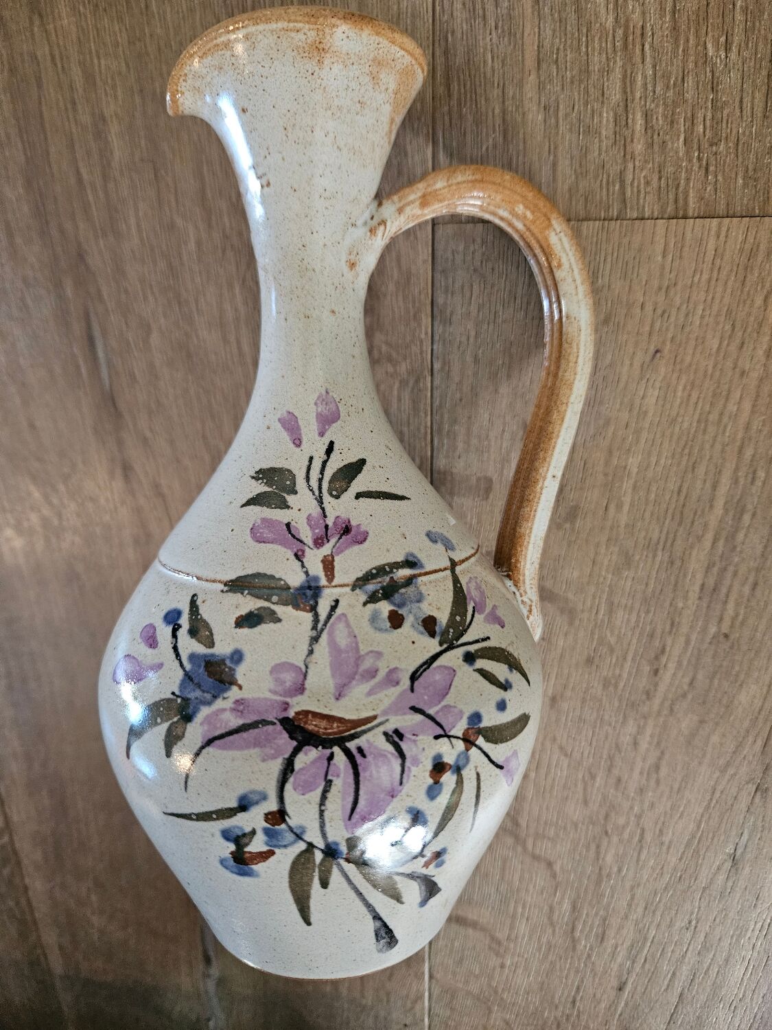 Carafe or jug in stoneware with hand-painted floral motifs