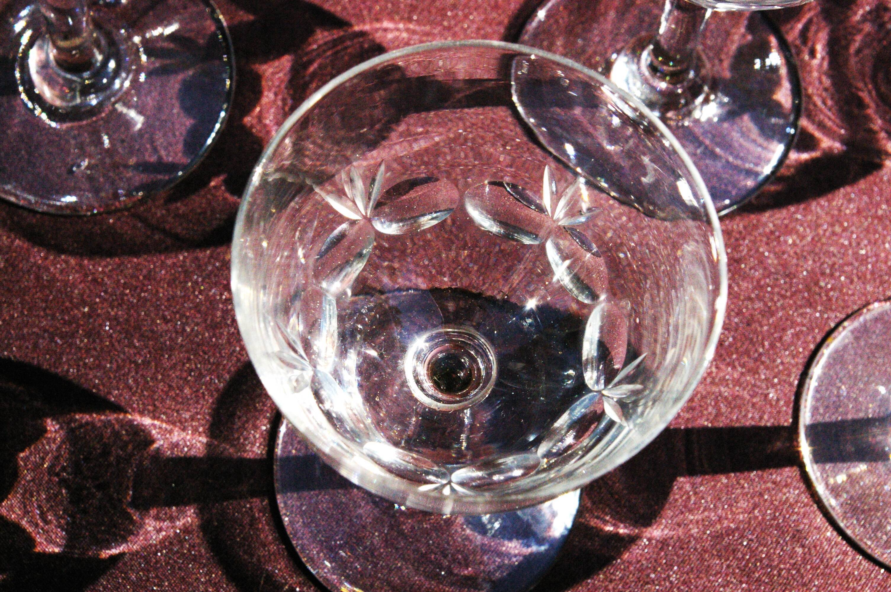 8 old glasses in porto aperitif in cut glass