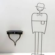 Paire de consoles murales, chevets en hêtre noir attribuées à Ulrich