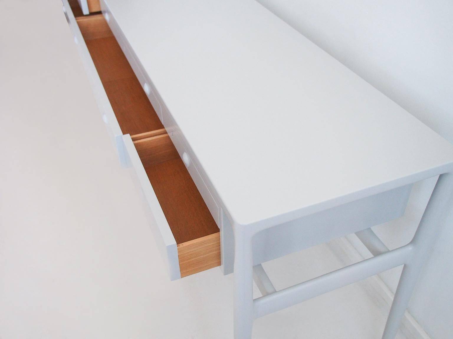 Helge Vestergaard-Jensen - Painted wooden enfilade in light grey