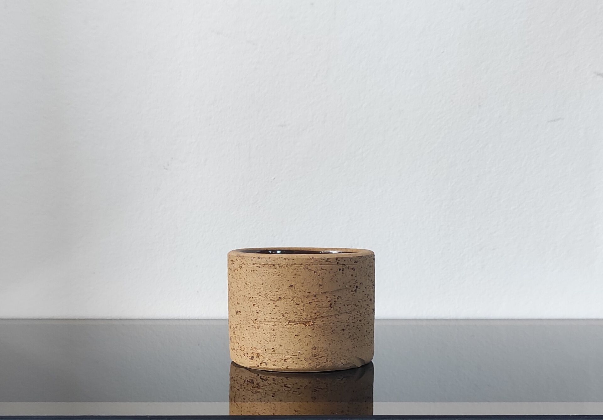 Cup, pot in raw pyrite stoneware and glaze
