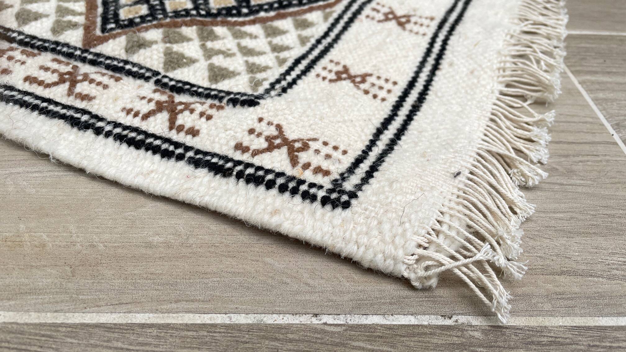 Vintage pure wool kilim rug