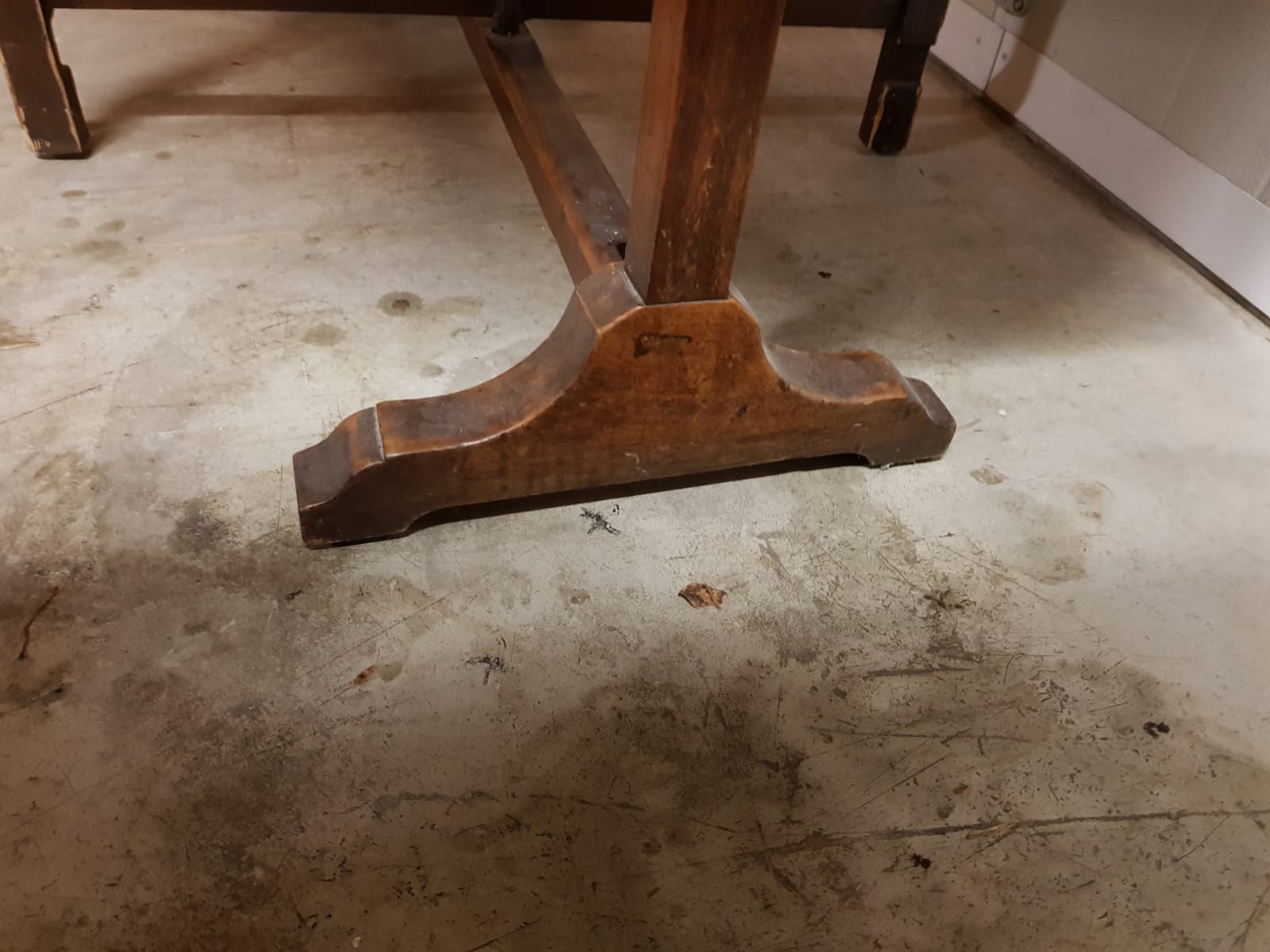 Burgundy wine table, ancient target