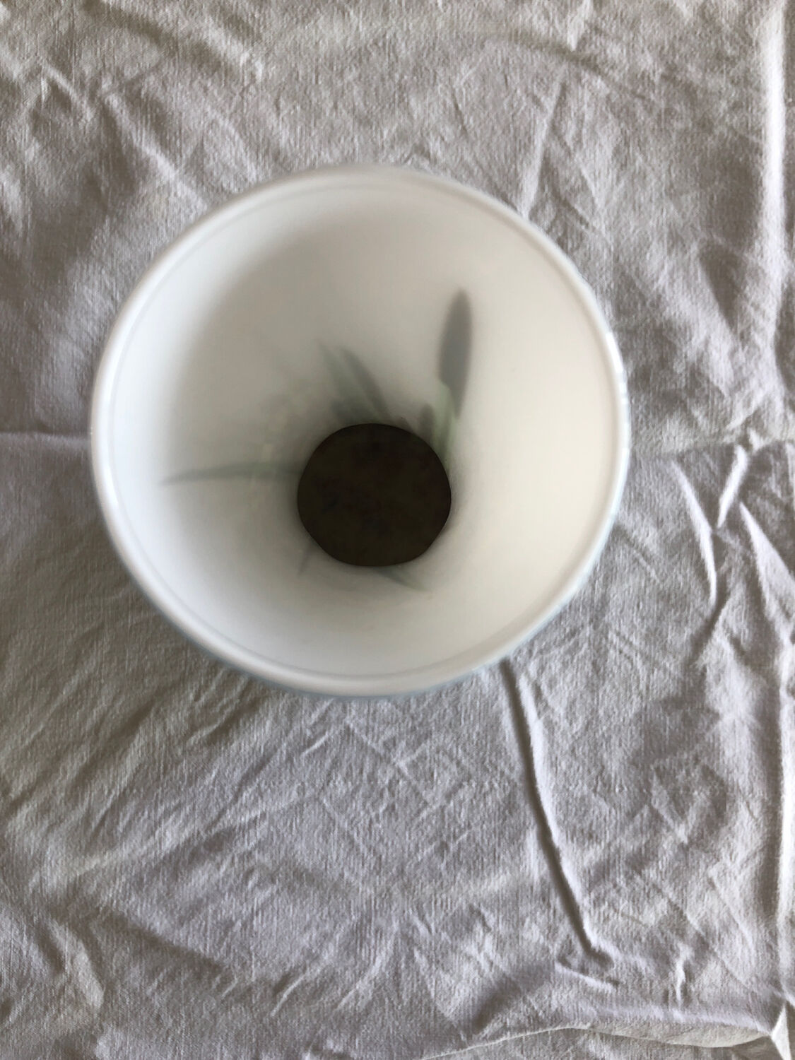 Vase vert et boanc en opaline de Florence annee 70