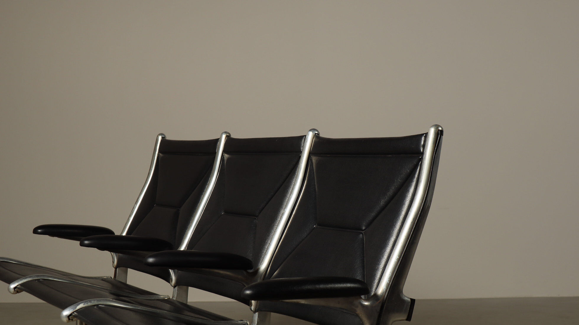 Tandem Sling bench by Charles & Ray Eames, 1962
