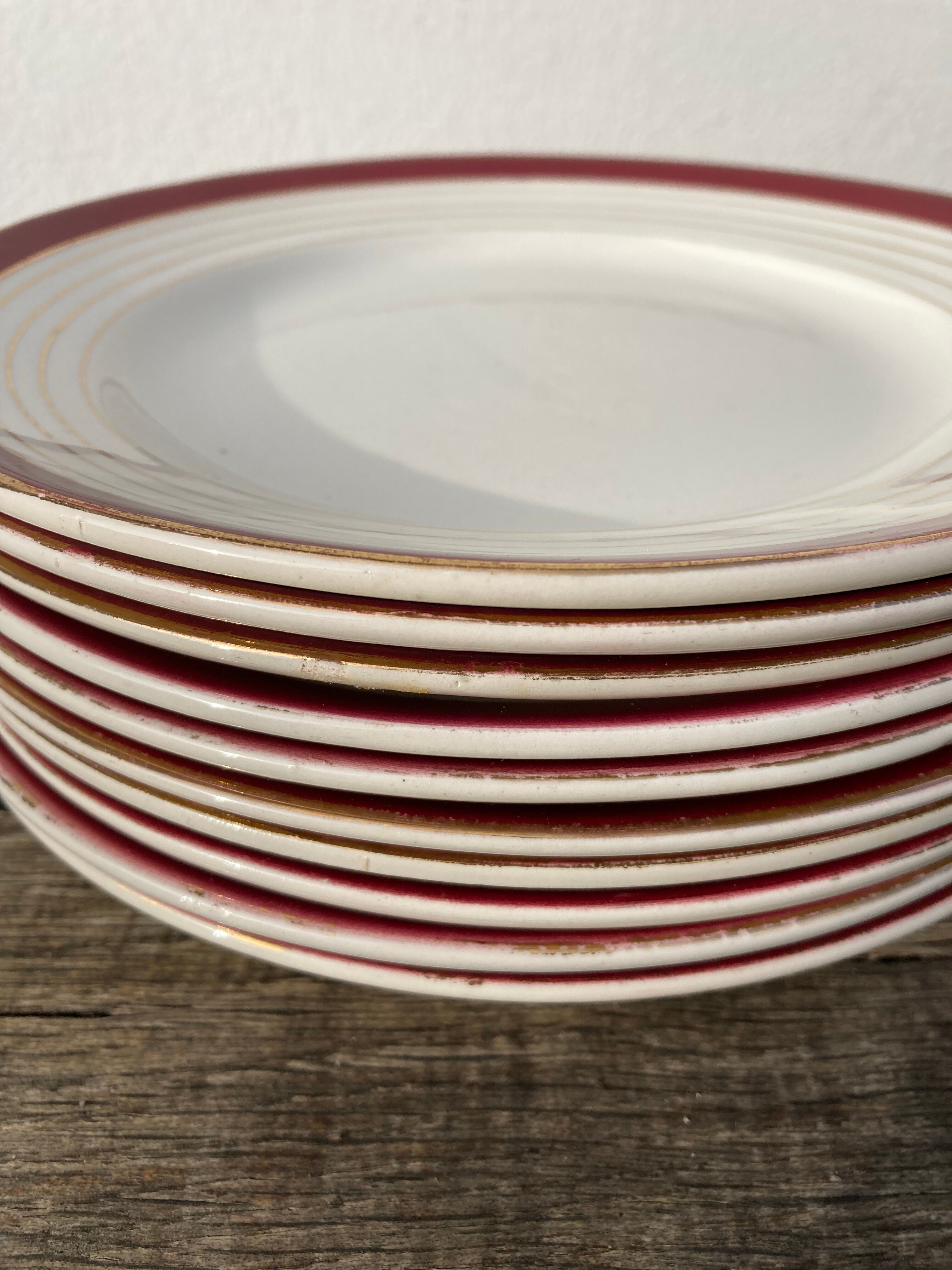 9 dessert plates Sarreguemines Digoin Regence gold and red