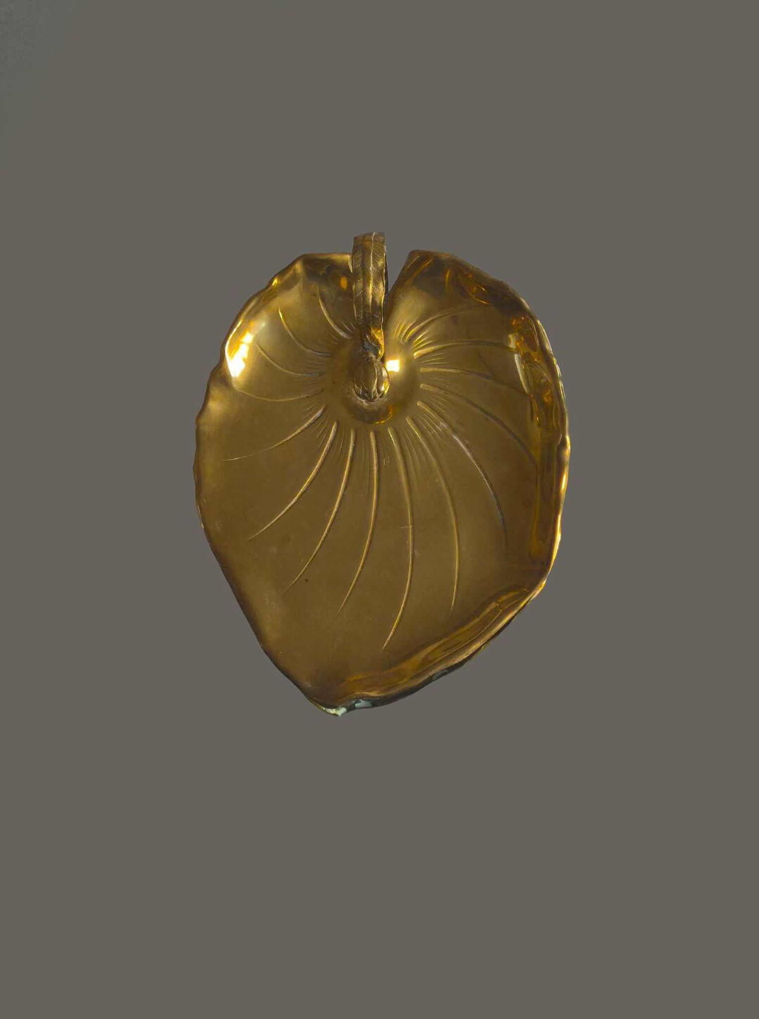 Leaf-shaped tray in Art Nouveau style