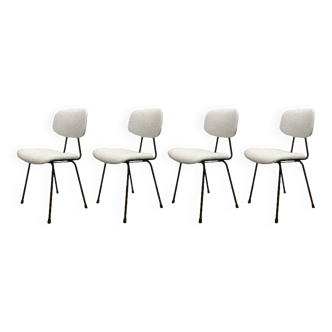 Série de 4 chaises modernistes retapissées bouclette