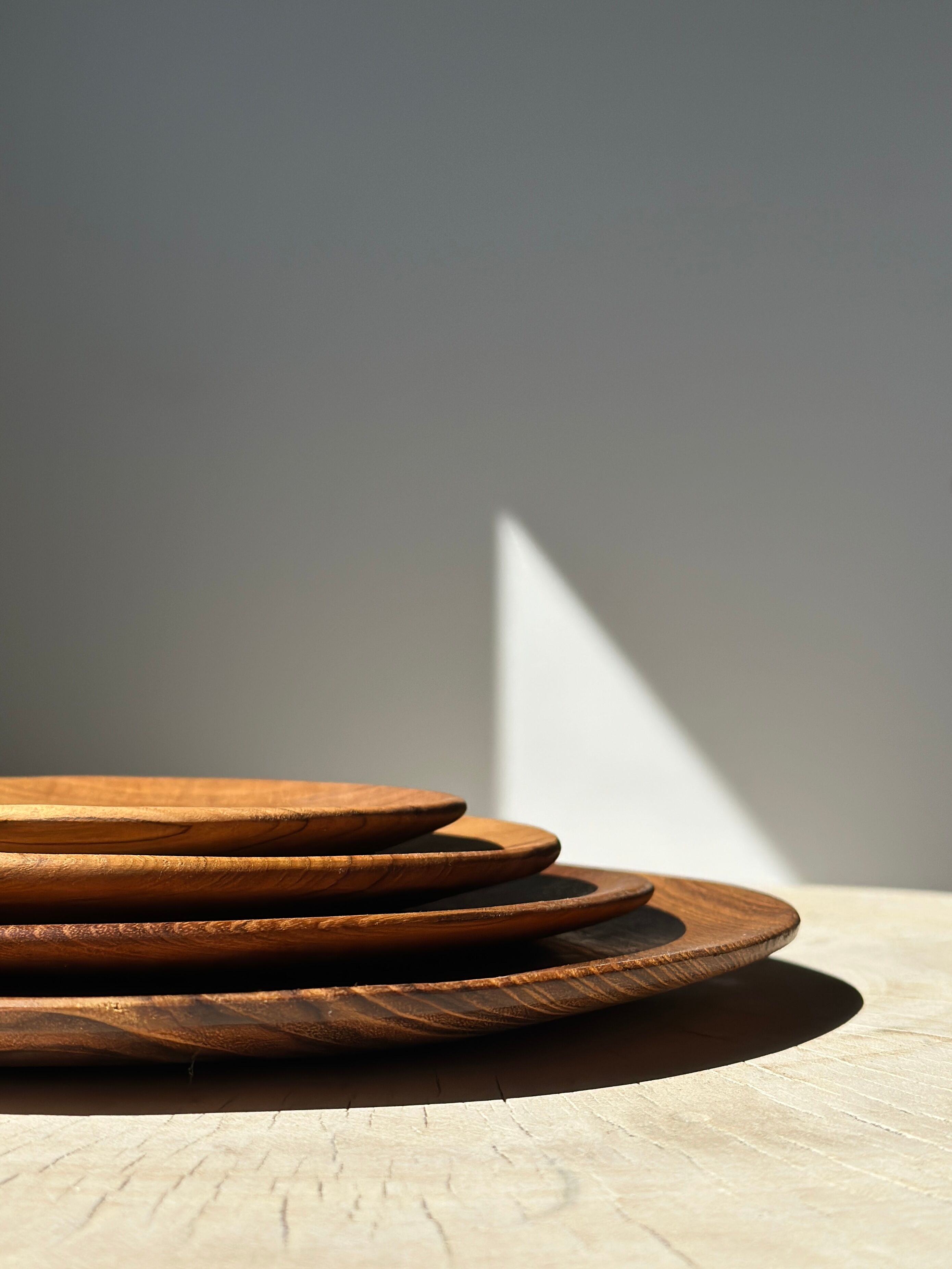 Set of 4 flat monoxyl teak trays