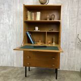 Modernist secretary