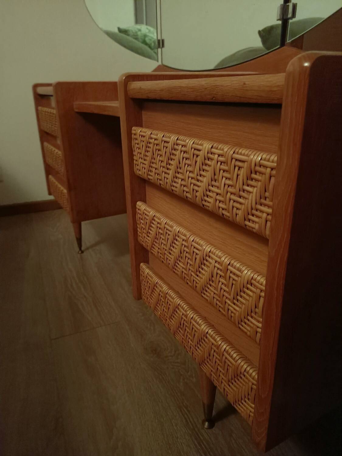 Triptych dressing table