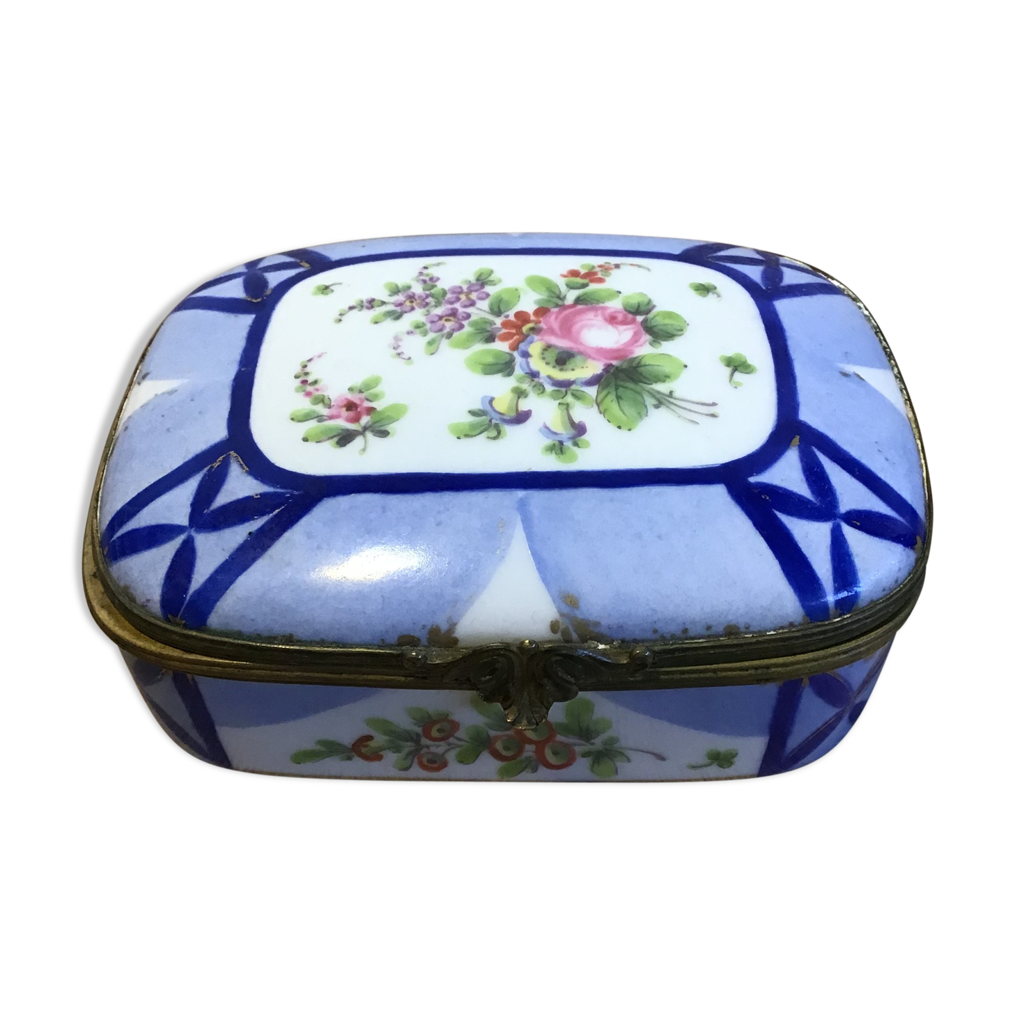 Jewelry box at the end of the 19th century