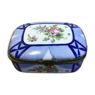 Jewelry box at the end of the 19th century