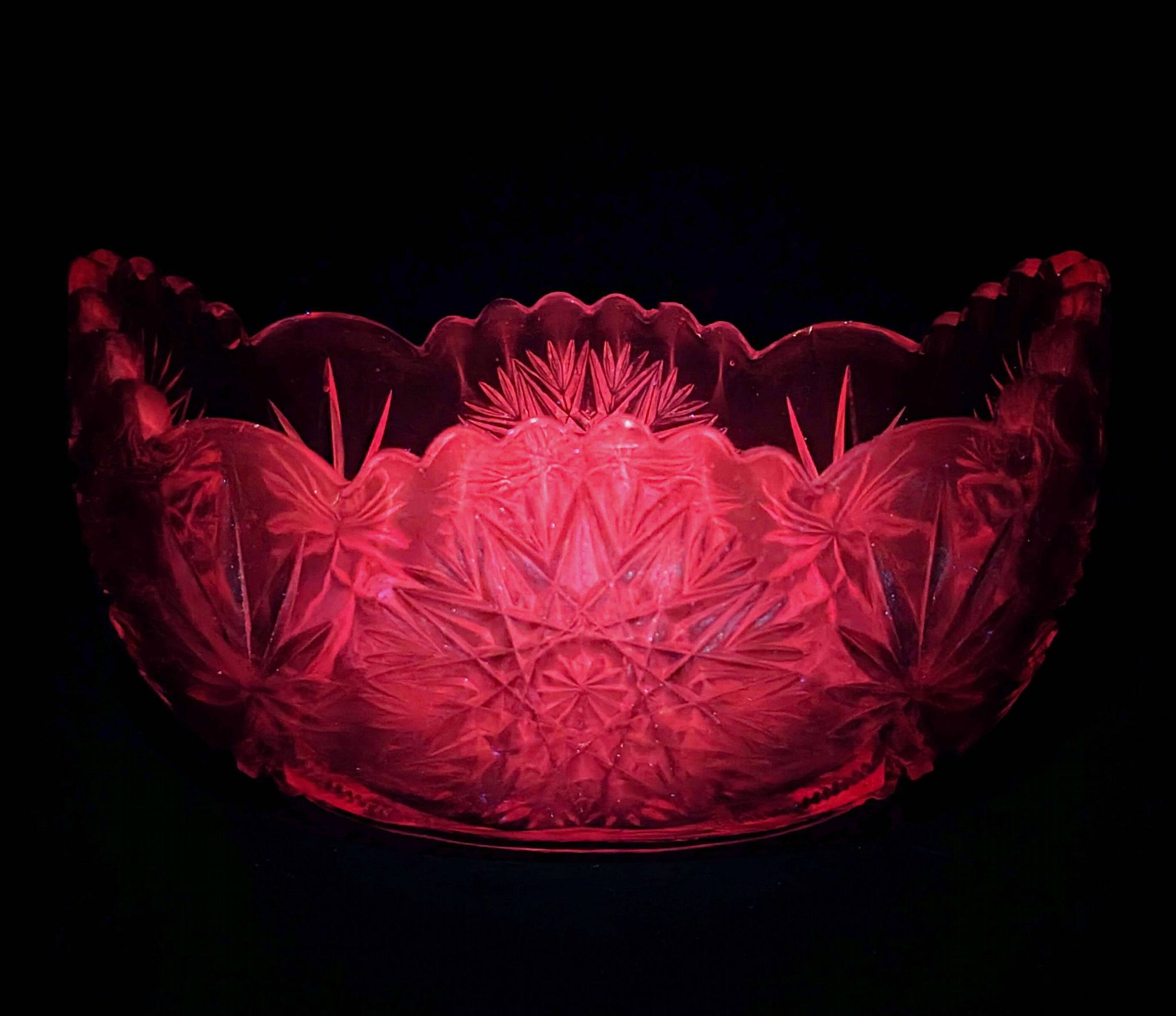 Vintage coupe in Depression Glass (Rosaline Glass)