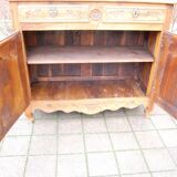Louis XV buffet in walnut from the early 19th century.