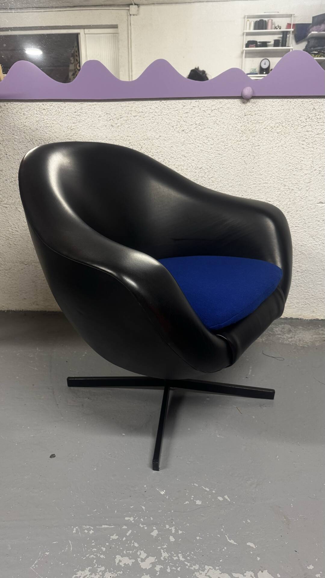 1970s swivel Orbital armchair