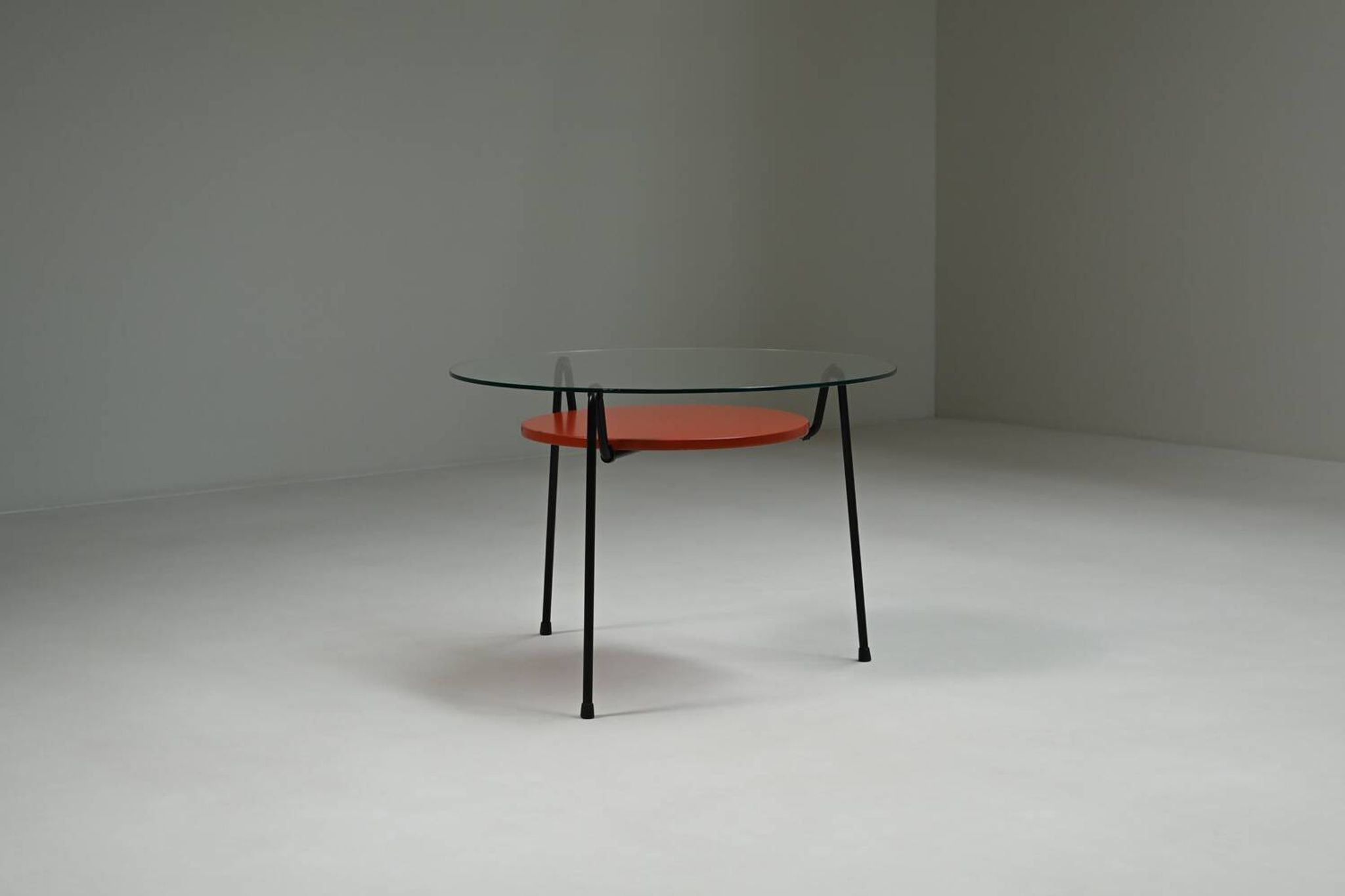 Table “Mug” par Wim Rietveld pour Gispen, années 1950, Pays-Bas.