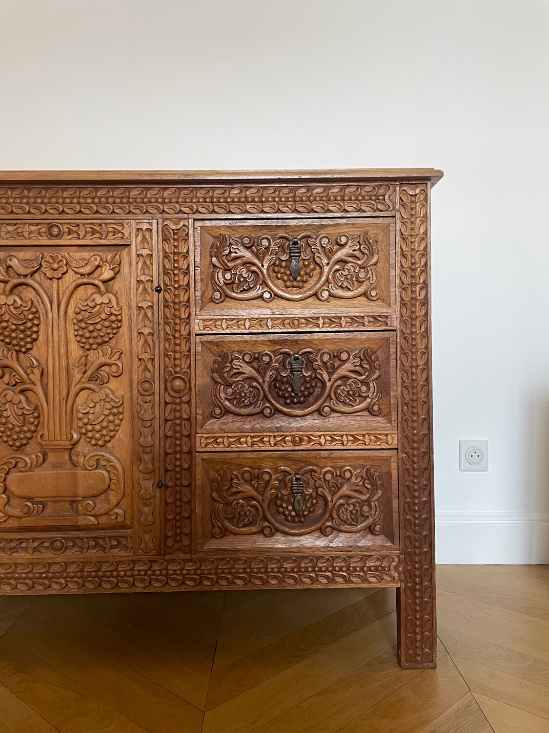 Buffet sculpté à la main, Pérou, bois intégral