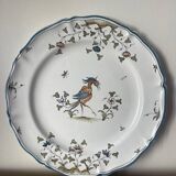 Assiette en faïence décorative Moustiers, peinte à la main et signée Féret