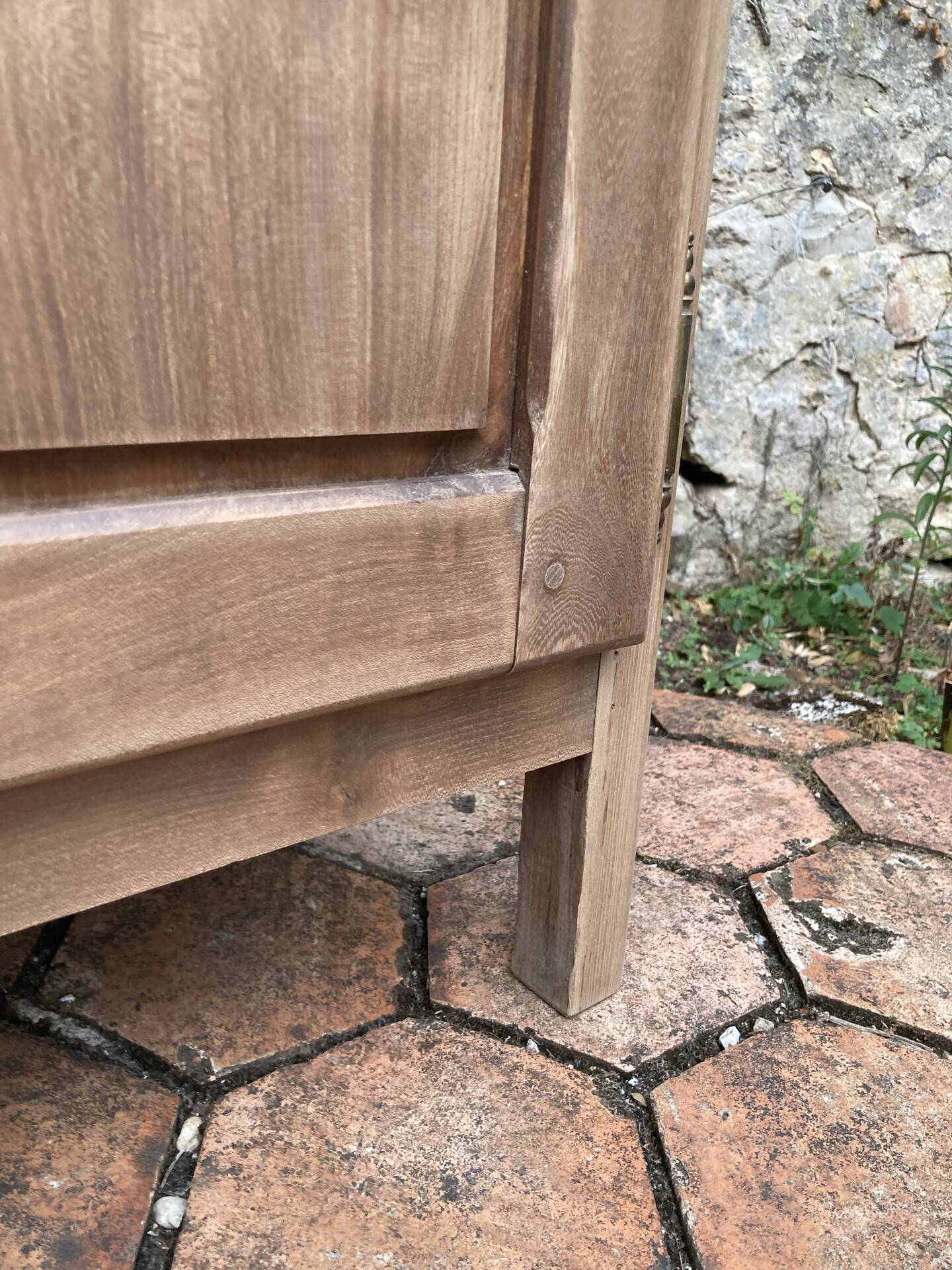 Petit buffet ancien en bois 