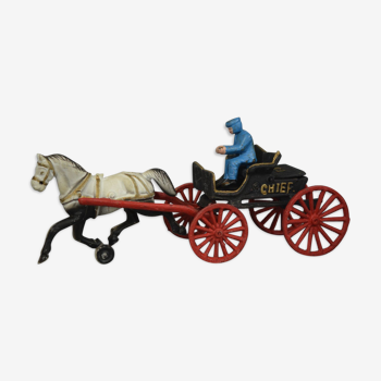 Old toy Horse-drawn carriage in cast iron polychrome iron with checker "P.D. CHIEF"