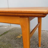 Scandinavian teak coffee table that can be upgraded to a dining table